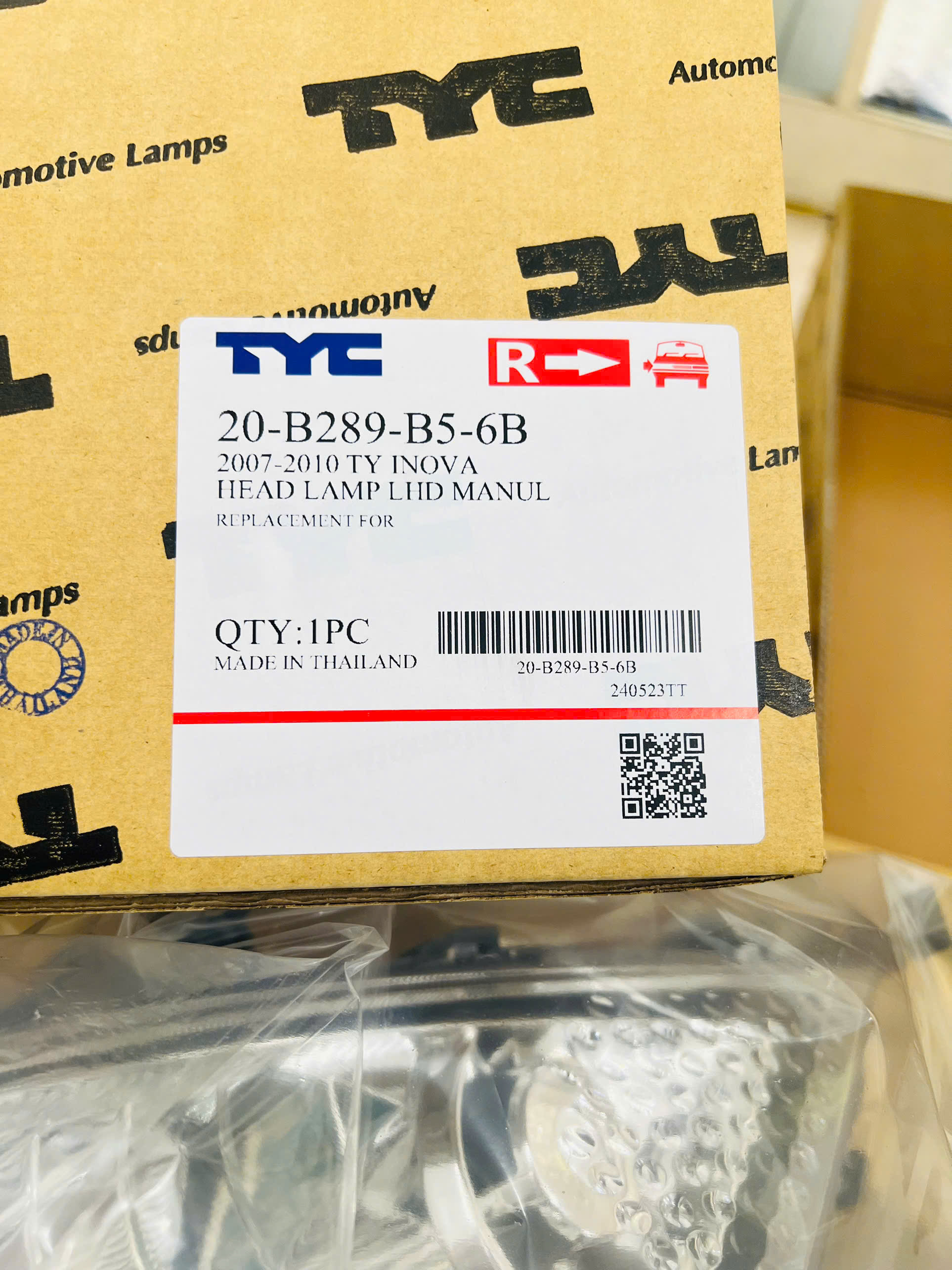 Đèn pha RH Toyota Innova 2007-2010 thương hiệu TYC | 20-B289-B5-6B 20B289B56B