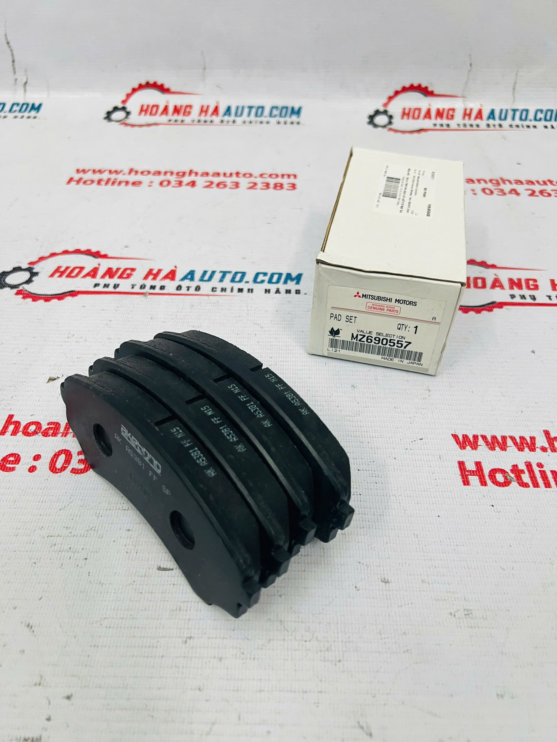 Má phanh trước Mitsubishi Pajero 2015 Xịn Chính Hãng | MZ690557 MZ690557