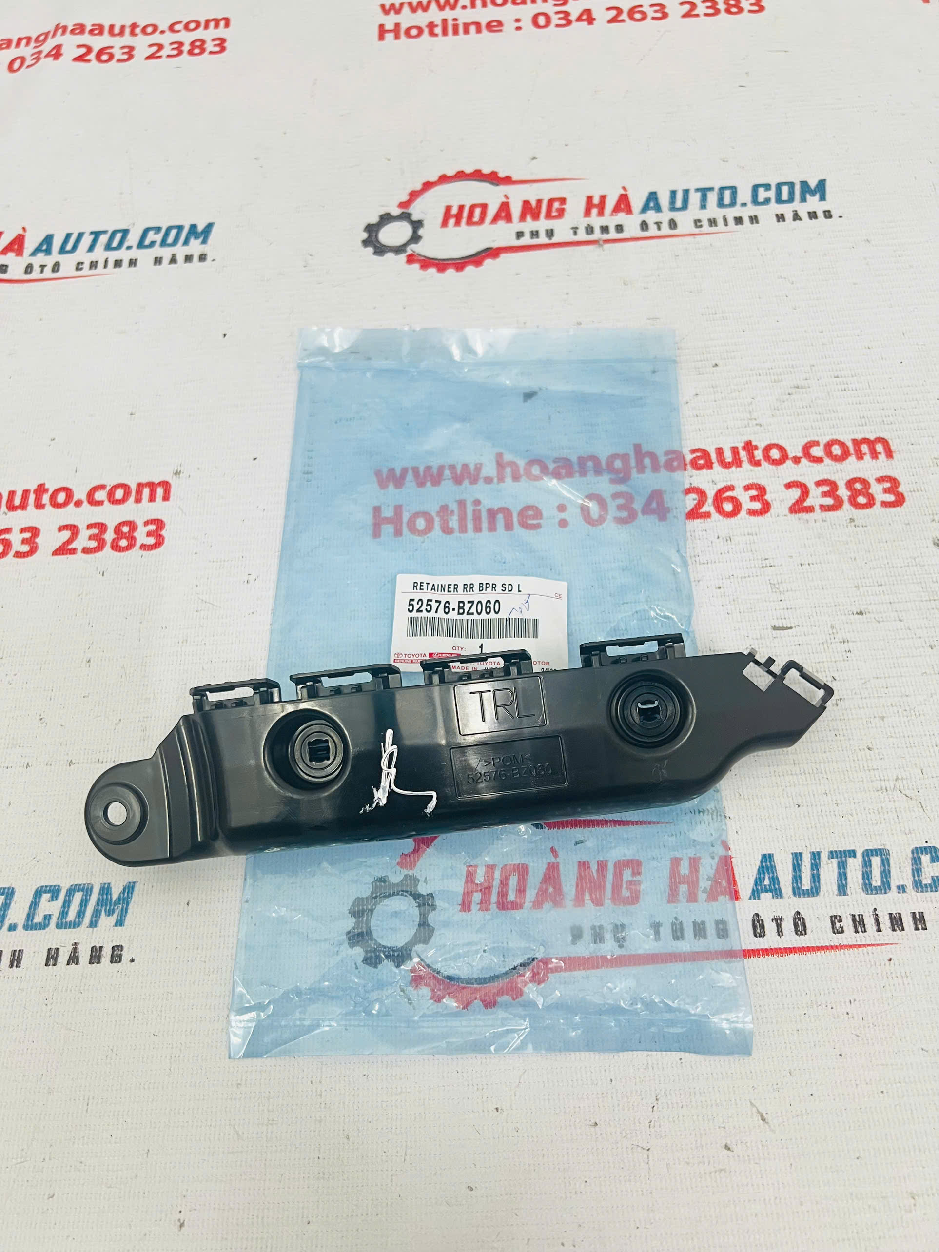 phe cài cản sau LH Toyota Yaris Cross 2023-2024 Xịn Chính Hãng | 52576-BZ060 52576BZ060