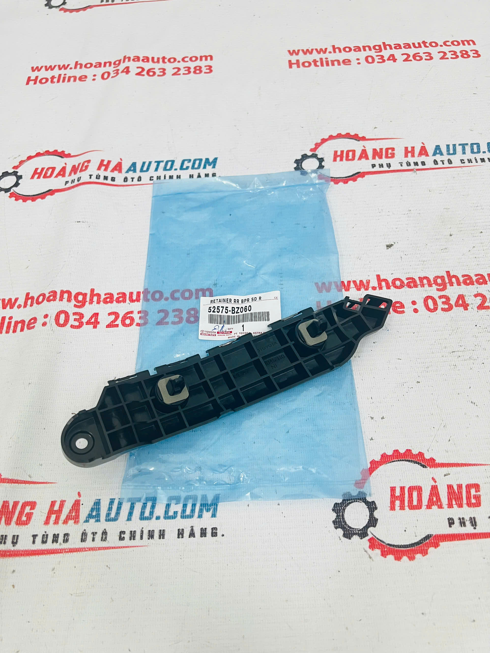 Phe cài cản sau RH Toyota Yaris Cross 2023-2024 Xịn Chính Hãng | 52575-BZ060 52575BZ060
