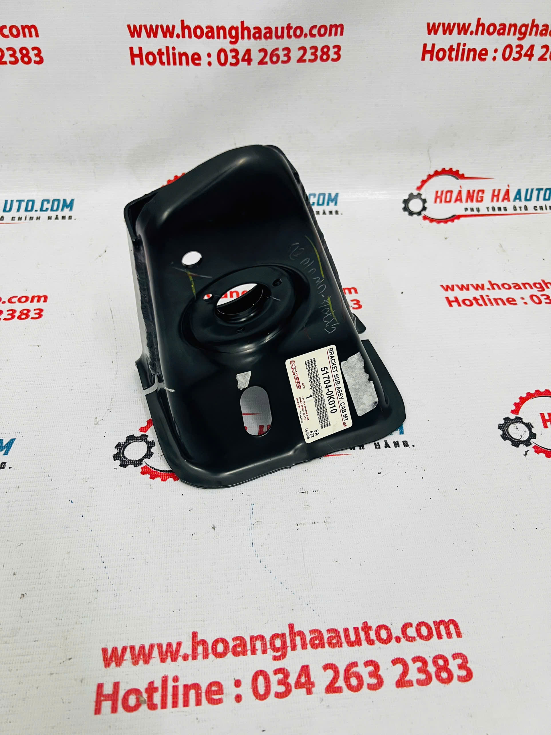 Chân bắt cao su cabin LH Toyota Fotuner 2012-2024 Xịn Chính Hãng | 51704-0K010 517040K010