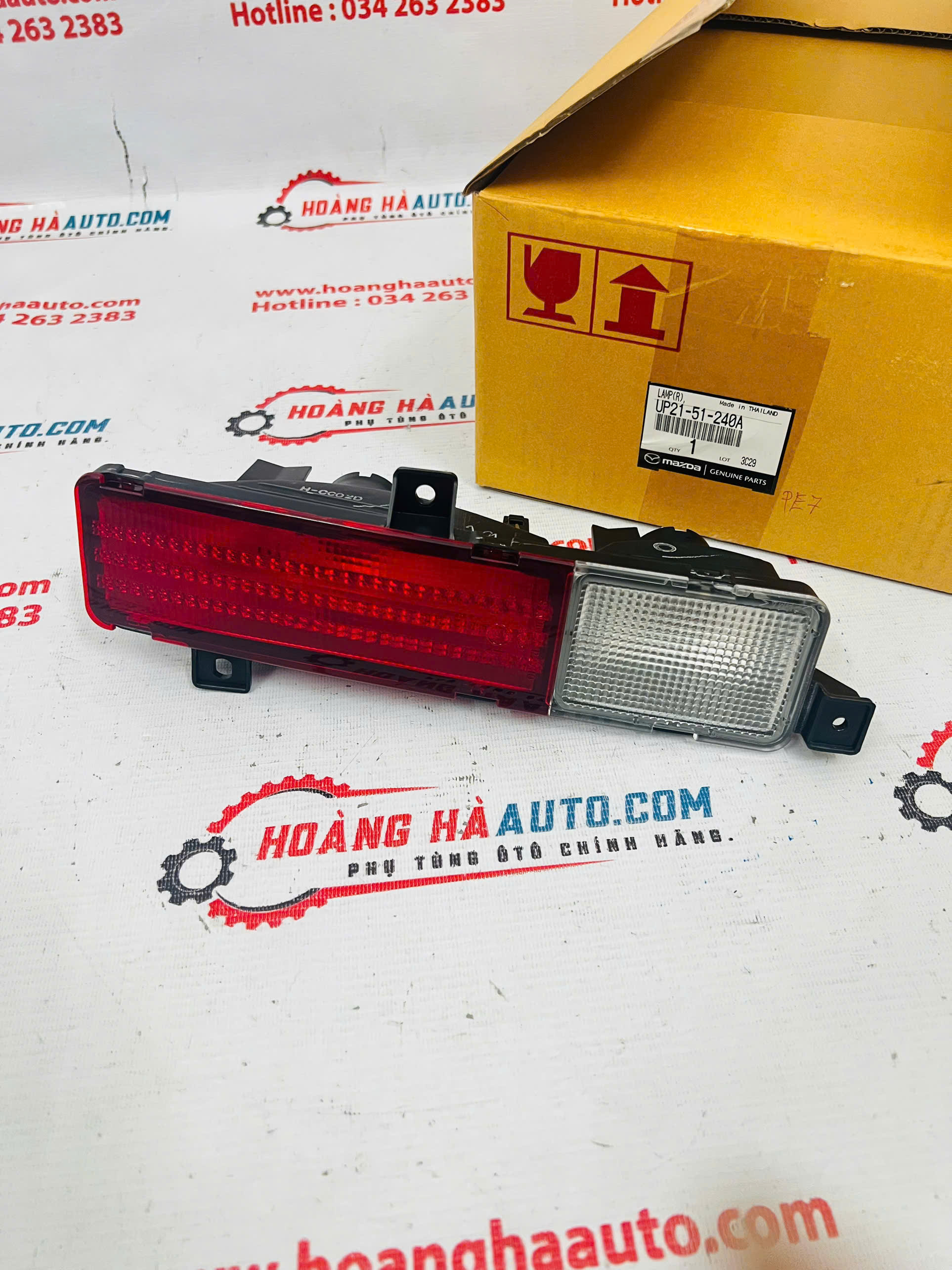 Đèn phản quang sau RH Ford Everest 2005-2007 Xịn Chính Hãng | UP21-51-240A UP2151240A
