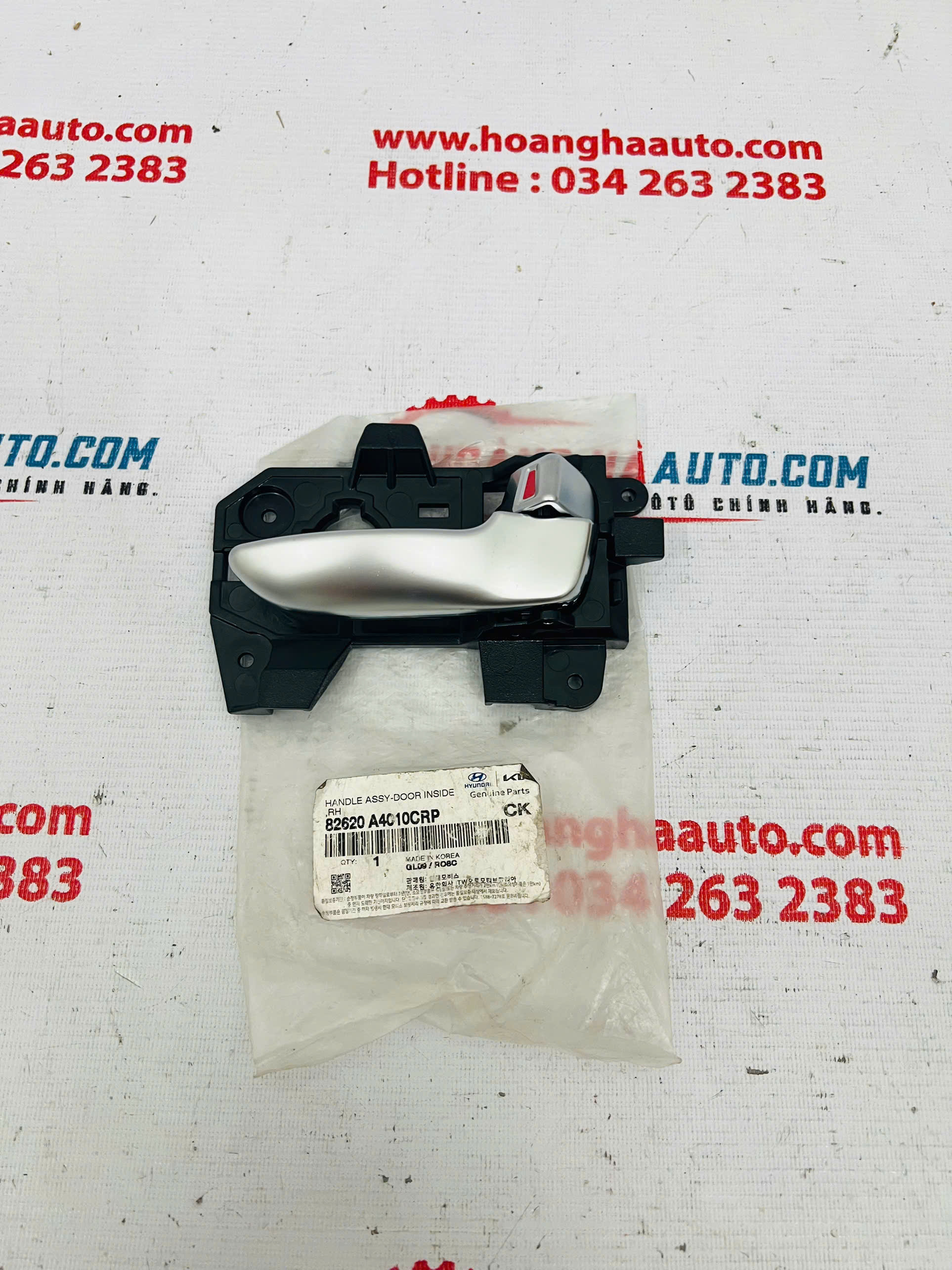 Tay mở cửa trong RH KIA Rondo Xịn chính hãng | 82620 A4010CRP , 82620A4010CRP