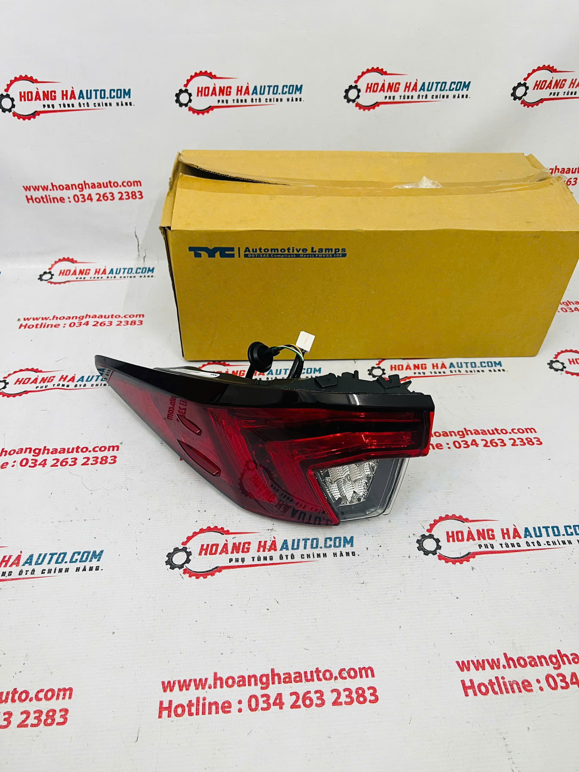 Đèn hậu RH Lexus RX350 thương hiệu TYC | 11-9189-00 11918900