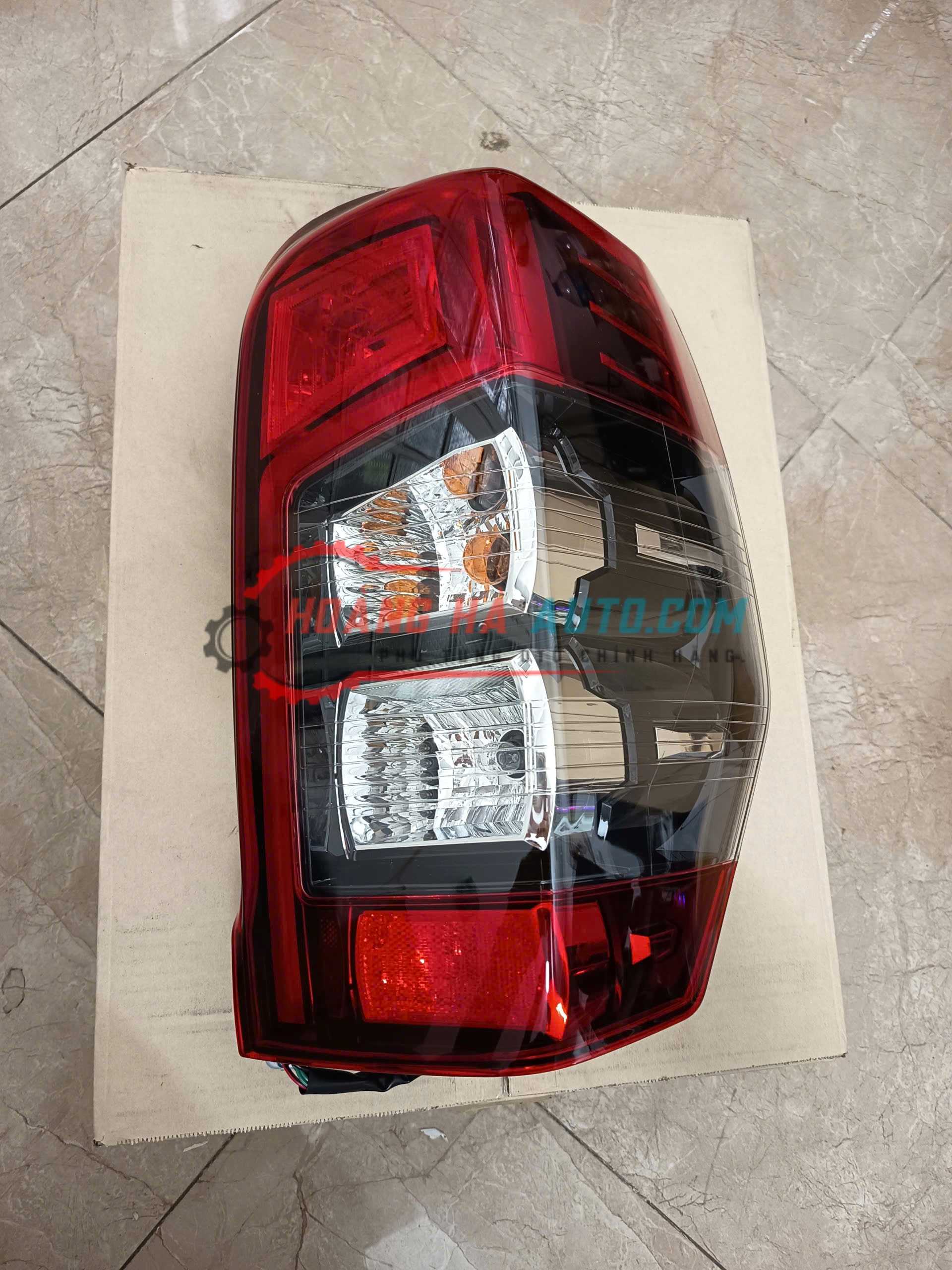 Đèn hậu RH Mitsubishi Triton 2019 xịn | 26550W200P