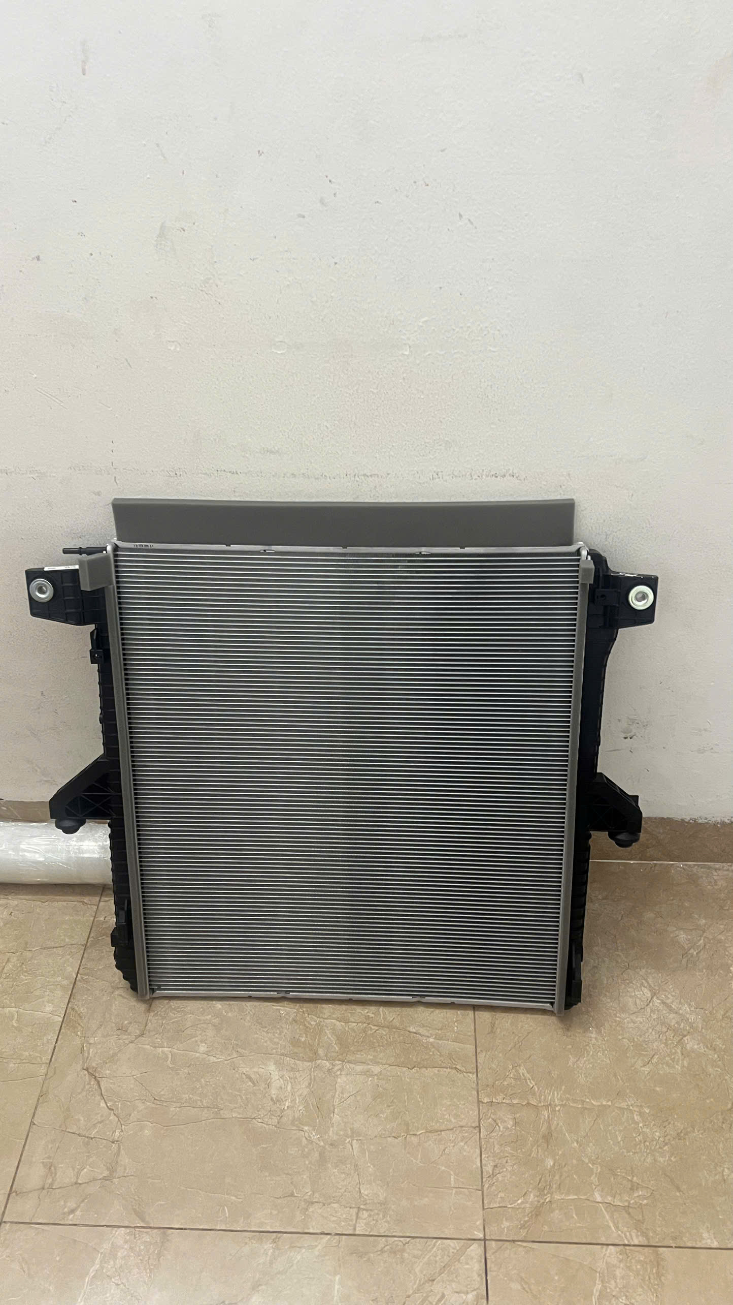 Két nước Ranger Everest 2.0 18 |  JB3Z8005C , JB3G8W015CB , JB3G8W015AB